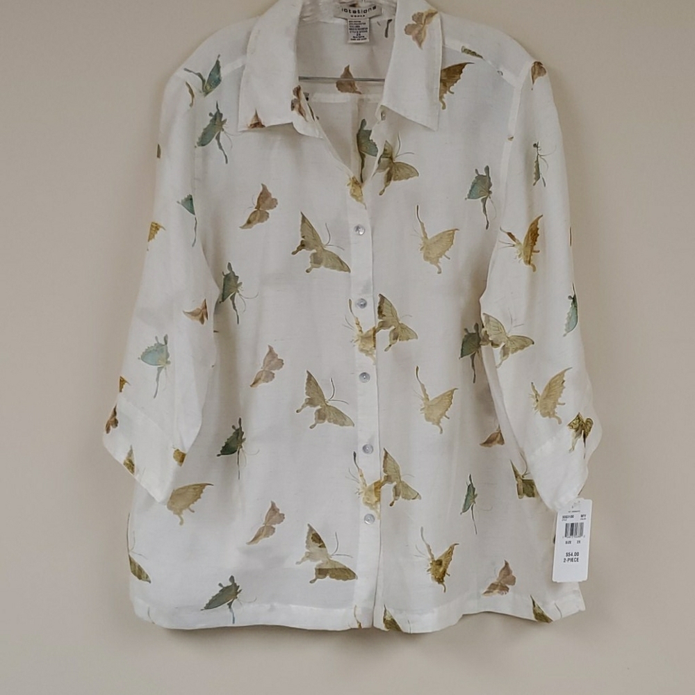 NWT blouse, 2X, cream, butterfly pattern